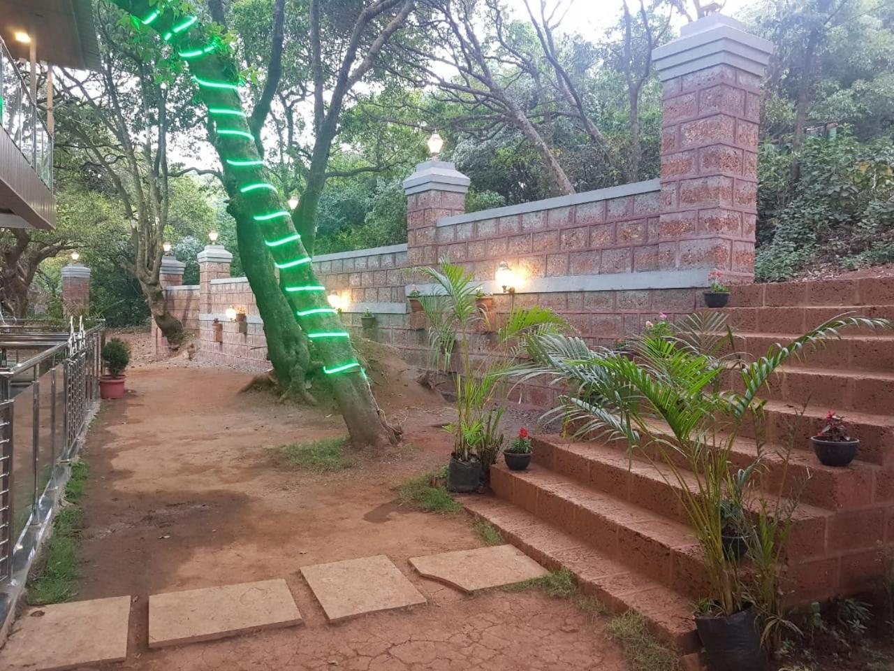 C P Cottage Resort ماهاباليشوار المظهر الخارجي الصورة