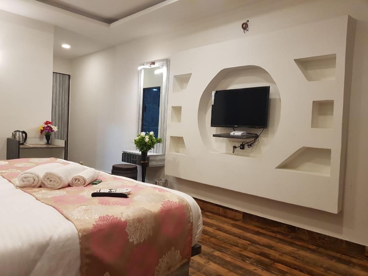 C P Cottage Resort ماهاباليشوار المظهر الخارجي الصورة