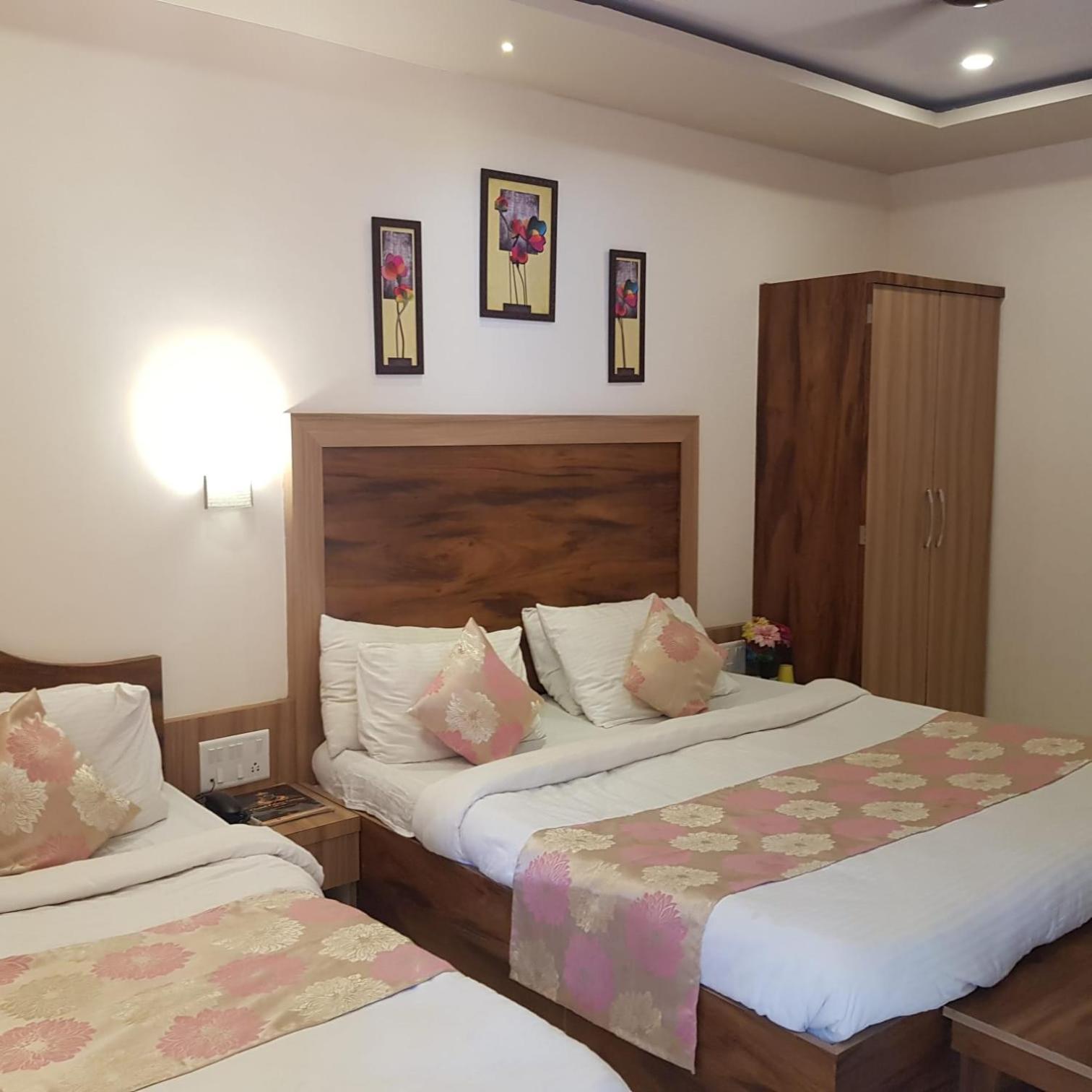 C P Cottage Resort ماهاباليشوار المظهر الخارجي الصورة