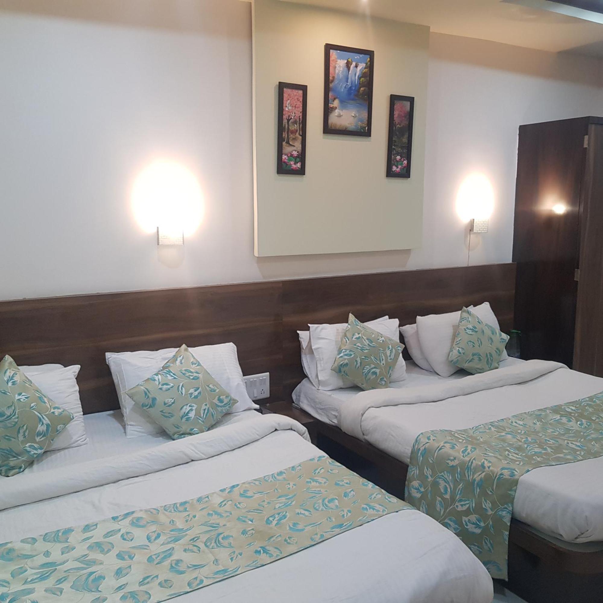 C P Cottage Resort ماهاباليشوار المظهر الخارجي الصورة