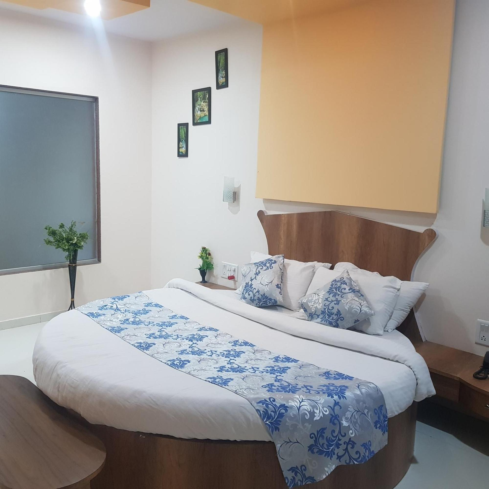 C P Cottage Resort ماهاباليشوار المظهر الخارجي الصورة